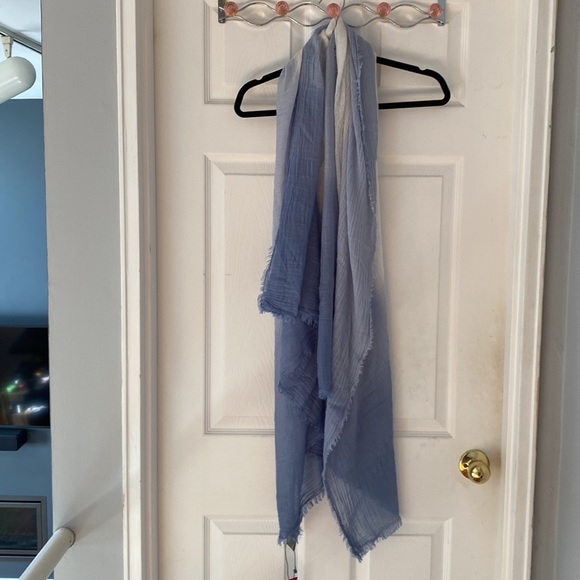 New 1 infinity scarf & 1 Vince Camaro scarf-smoke free home - Picture 4 of 4